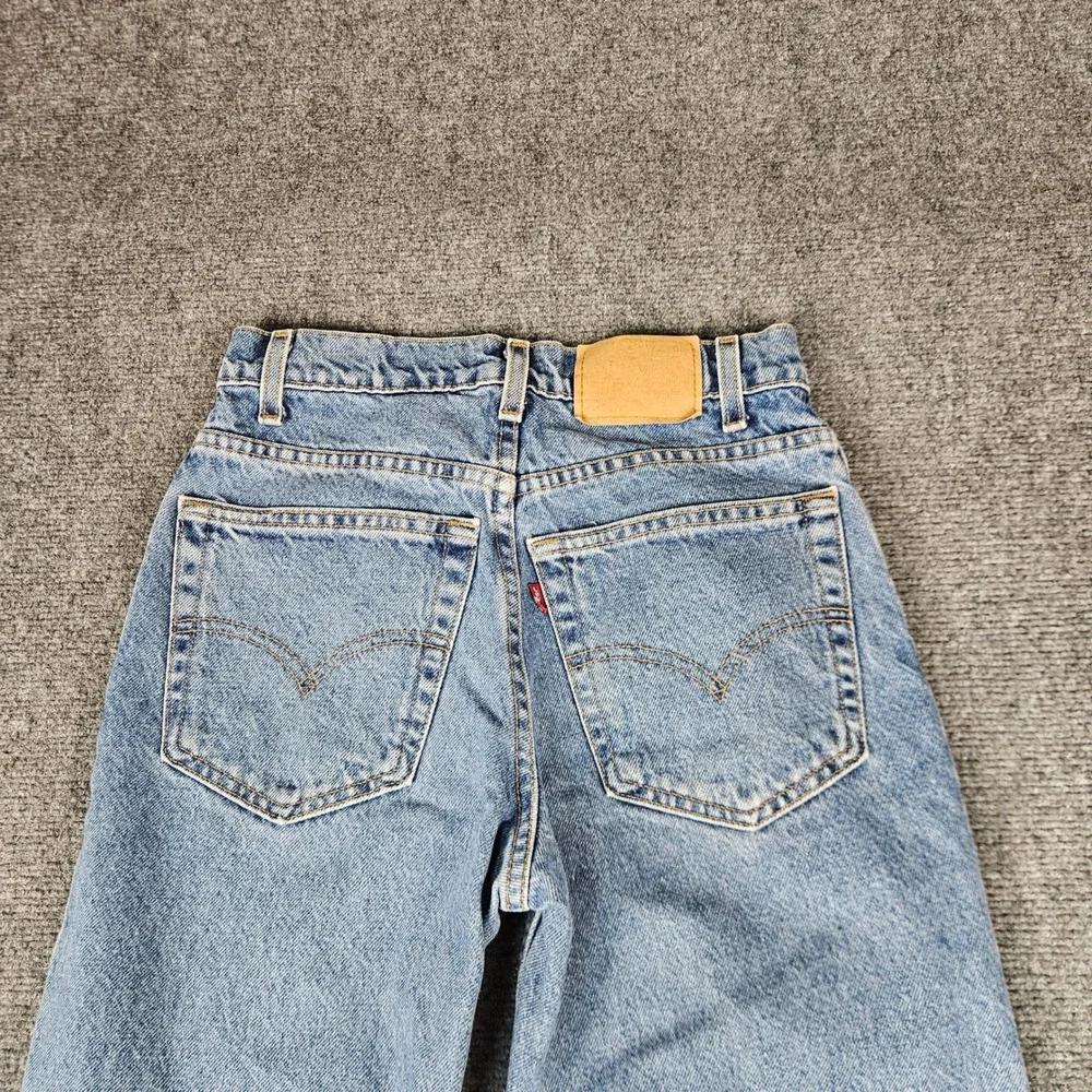 Vintage Levis 550 Student Relaxed Fit Jeans Light Wash Denim W27 L28 0599 Mexico